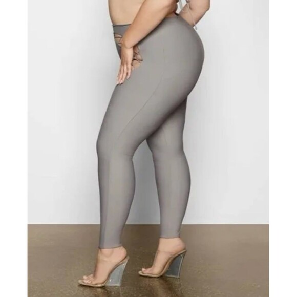 Skims Lace Up Legging Size 4X in Chrome - Picture 2 of 3
